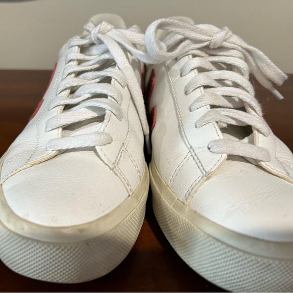Like New Veja size 38 - Picture 2 of 6
